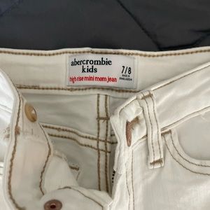 Excellent condition girls high rise mini mommy jeans!  Size 7/8